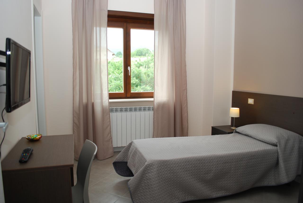 B&B Grandangolo Preturo Bagian luar foto