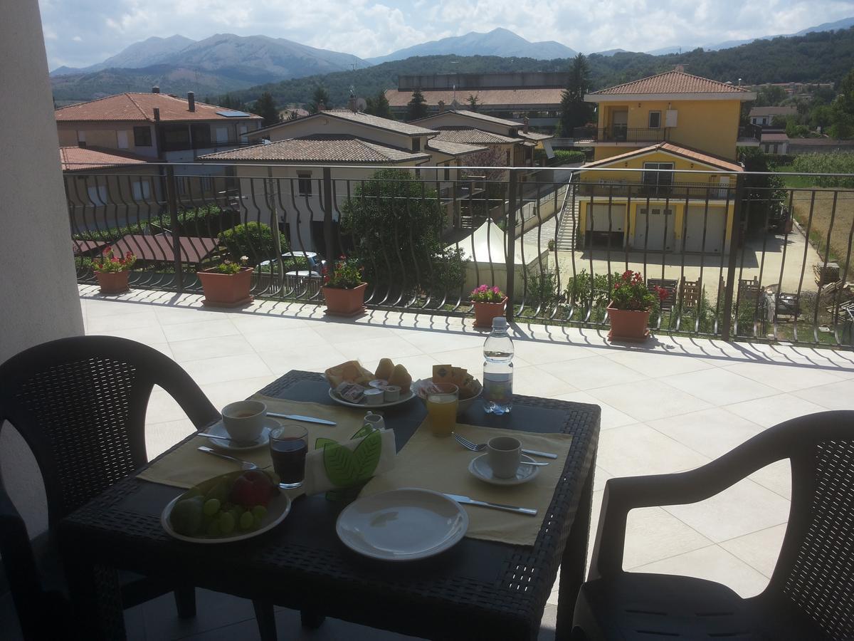 B&B Grandangolo Preturo Bagian luar foto