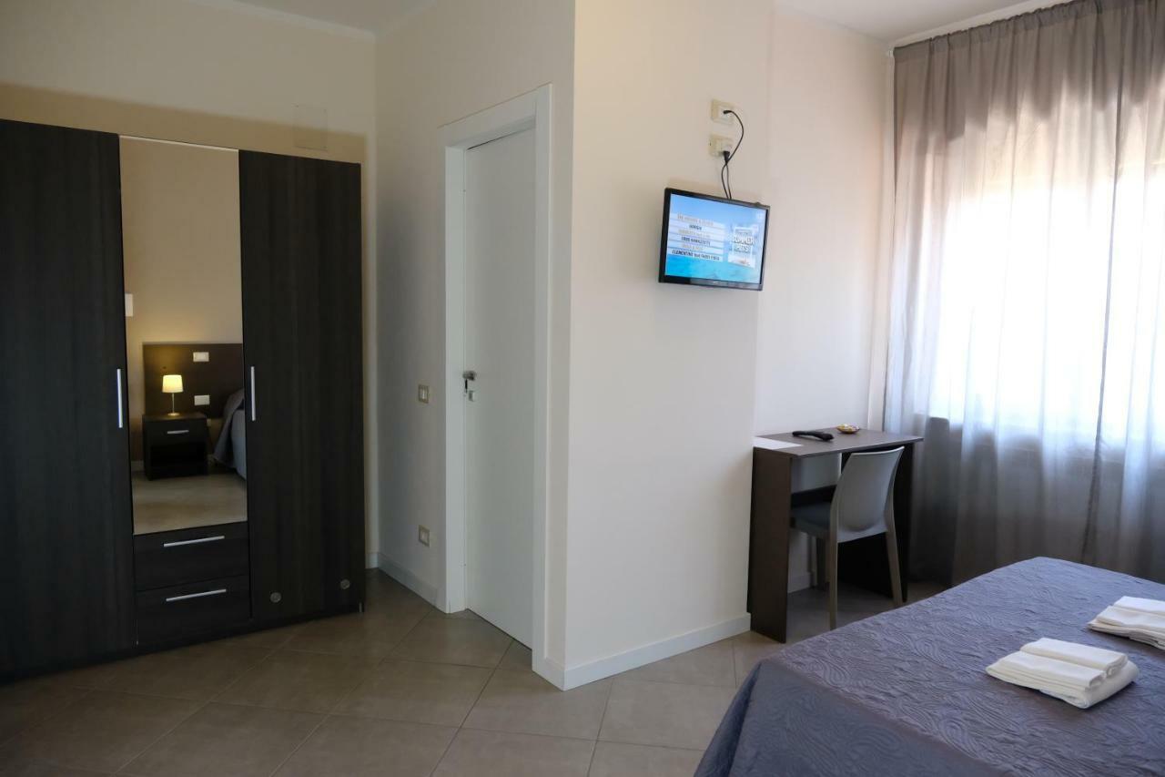 B&B Grandangolo Preturo Bagian luar foto